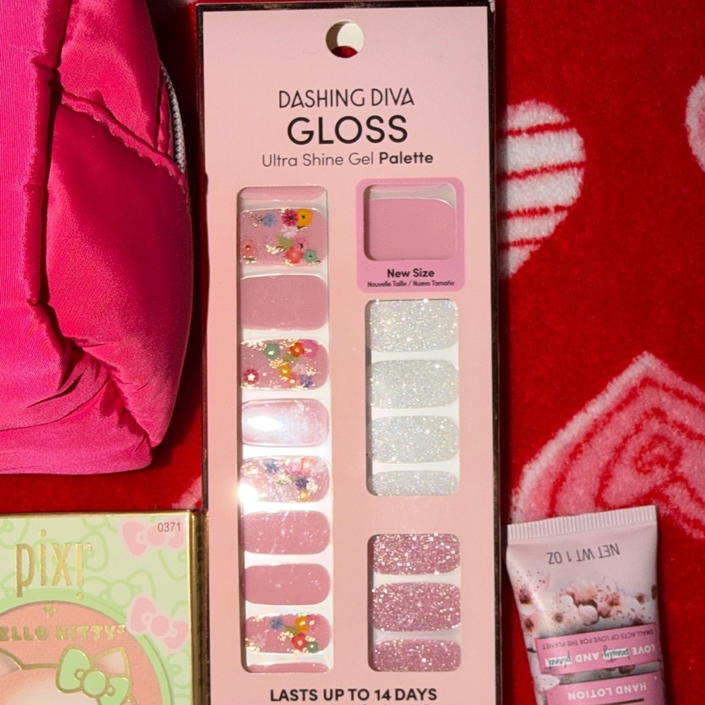 PIXI Makeup Set with Pink Glam Bag - Picture 6 of 8